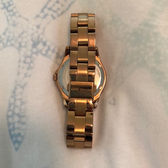 Michael Kors Rose Gold Watch - Picture 3 of 4